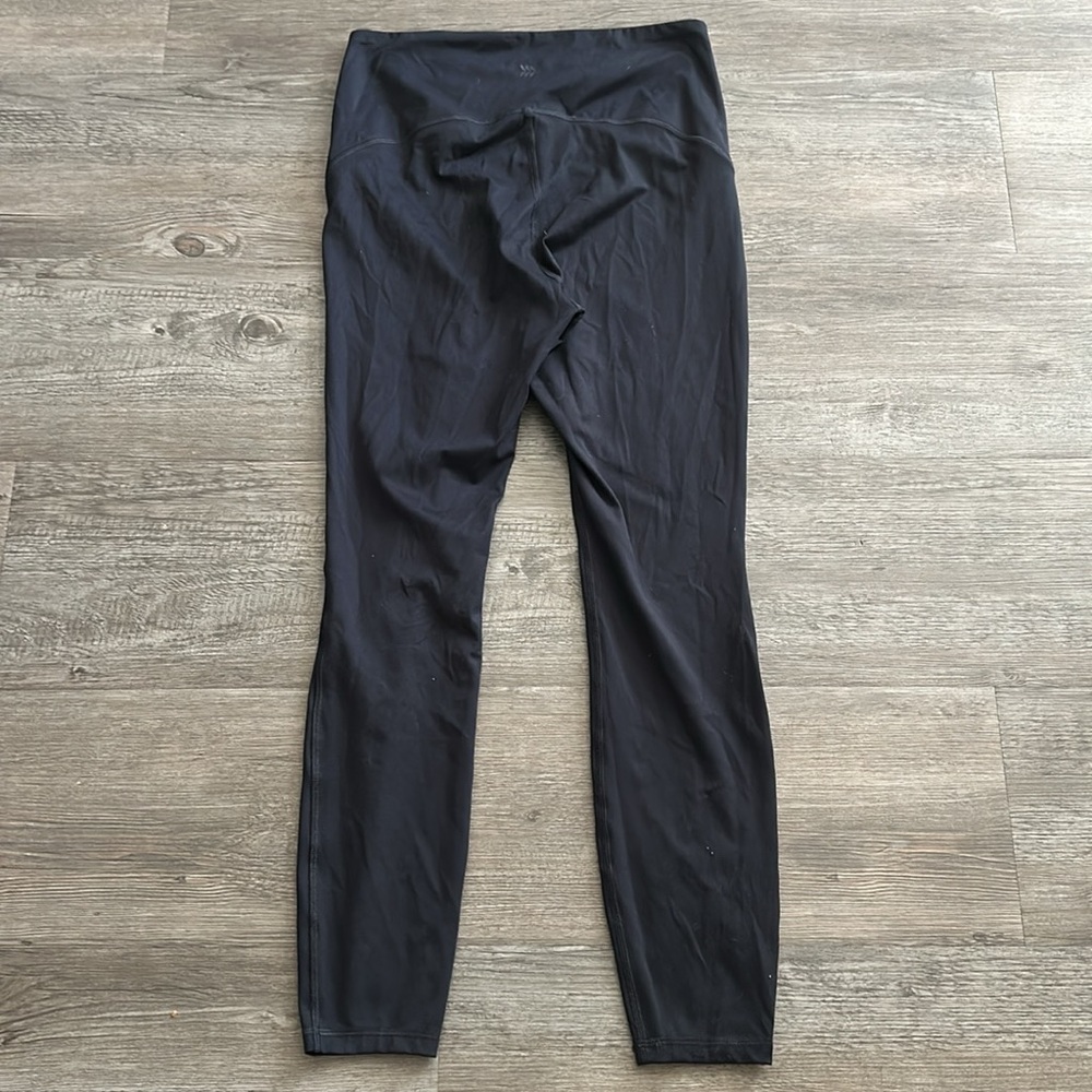 Women’s All in motion Leggings Size Medium